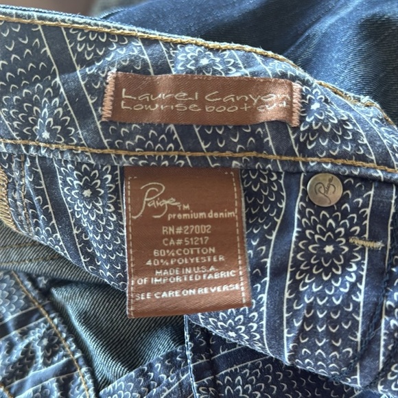 PAIGE Laurel Canyon Low Rise Dark Blue Denim Jeans Long Length 34.5” Inseam - Picture 6 of 16